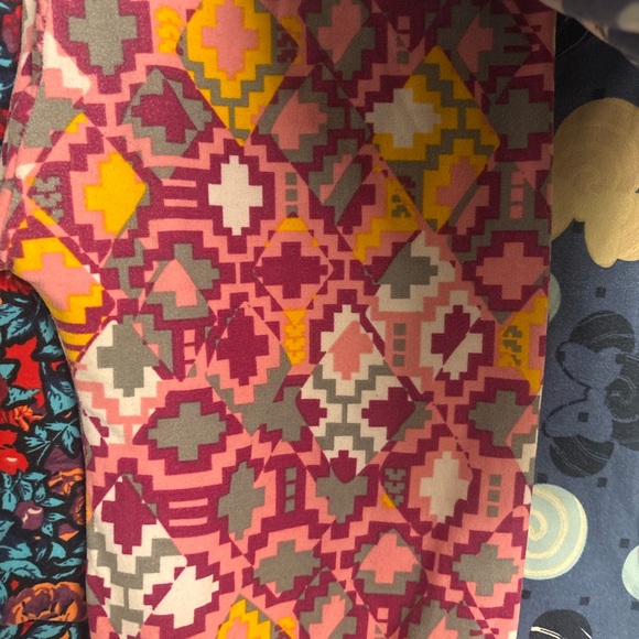 Colorful Patterned Leggings Set - Picture 11 of 14